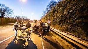 Documentaire over hoe er met grote toewijding plannen worden gesmeed door de ploegleiding van jumbo visma, hoe de ritzeges worden gevierd, en hoe de gele droom uiteindelijk uiteenspat. Ongelukken Door Gladheid Vanaf Vanavond Weer Code Geel In Bijna Heel Het Land Nos