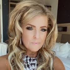 Kelli Voss's Instagram, Twitter & Facebook