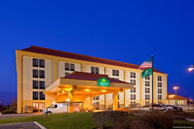 Situated near the airport, this hotel is 1.2 mi (1.9 km) from bill gray's regional iceplex and within 3 mi (5 km) of university of rochester and strong memorial hospital. Holiday Inn Express Rochester University Area United States Of America At Hrs With Free Services