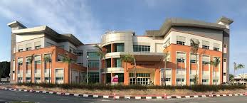 She is also the third commoner to become the raja permaisuri agong, after tuanku bainun binti mohamad ali of perak and tuanku permaisuri siti aishah of selangor. Sukacita Hospital Sultanah Nur Zahirah Kuala Terengganu Facebook
