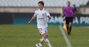 Go on our website and discover everything about your team. Ryan Gauld Farense Planet Football