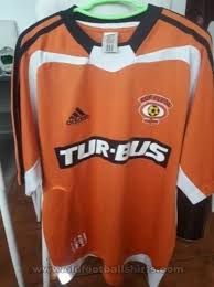 Si te gusta algún producto de camiseta cobreloa niño 2018 puedes comprarlo directamente aquí con despacho a domicilio. Cobreloa Home Camiseta De Futbol 2004 Sponsored By Tur Bus