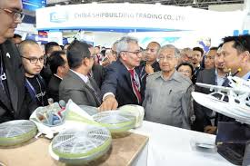 Tujuh termasuk sanusi direkod keterangan. Tidak Suka Kereta Terbang Naik Sahaja Kereta Buluh Kata Menteri Semasa Mstar