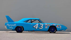 Yes, nascar does have traffic lights on their tracks. Pair Of Petty Nascar Plymouths Head To Auction In Harrisburg Hemmings
