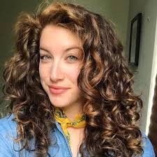 Keep reading to find out the product we've added to our process to refresh curls in 4 easy steps. 3 Techniques To Refresh Naturally Curly Hair To Extend Washday Naturallycurly Com