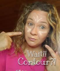 ✨TIP TUESDAY* The many many uses of contour. I never wore contour with my  old make up routine, didn't even know what it was. It has made a world of a  difference