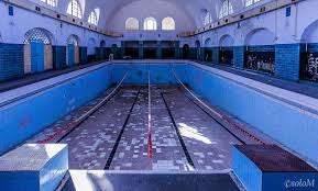 Solo M Lost Places Blue Schwimmbad In Einer Aufgelo Solo M Poetry Of Decay Urbex Abandoned Places Lost Places Schwimmbader Lost