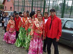 Povestea romilor din coventry începe în 2010, când un britanic înființa în localitate organizația roma project. Romii Din Romania Wikipedia