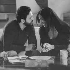 يمكننا أن نملك كافة وسائل الاتصال في العالم ولكن لا شيء لا شيء أبدا يعادل نظرة الإنسان Rafi Photo Scenes Couple Photos