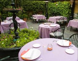 Más de 50 vinos a elegir en. 9 Restaurantes Con Terraza En Zaragoza