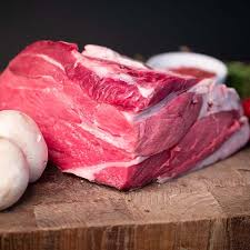 La bistecca, che si presenta generalmente con l'aspetto di una fetta di carne, viene cotta e consumata principalmente alla griglia, ai ferri o fritta. Scamone Macelleria Sparacello Qualita Siciliana