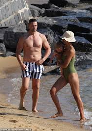 He is the firstborn to singer dannie minogue and model kris smith. Freedomroo Kris Smith S Girlfriend Sarah Boulazeris Shows Off Her Trim Post Baby Body In A Swimsuit Australiannewsreview