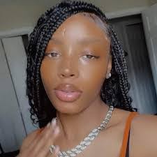 Sheniqua Jones's Instagram, Twitter & Facebook