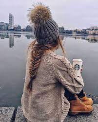This Is One Of The Cutest Ways To Wear A Beanie For The Winter Trendy Outfits Winter Beanie Hairstyles Hat Hairstyles