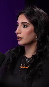 Layla Thomas Hair Brush Video