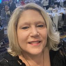 Jennifer Zullo's Instagram, Twitter & Facebook