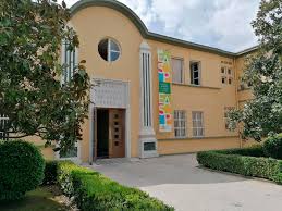 Elisa Esposito e Michelle Comi dopo la lite social arrivano alle mani in un  bar. Cosa è successo