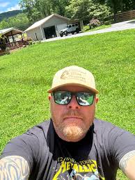 As my dad might tell me " them lawns ain't gonna mow themselves..." But  before that....some cool t shirts Lisa got us to remember the season by.  Thanks Lisa Godin ! Love