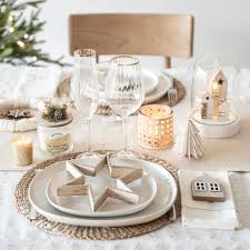 La Decoration De Noel En 4 Styles Chez Maisons Du Monde Planete Deco A Homes World Decoration Maison Du Monde Decoration Noel Decor De Noel Bricolage
