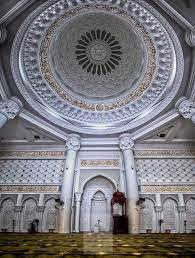 Masjid nasional malaysia yang beradi ibukota negara, kuala lumpur, atau bisa disebut masjid negara, mampu menampung 15 ribu jamaah. Masjid Al Bukhary Interior Kuala Lumpur Malaysia Mosque Architecture Masjid Mosque Art