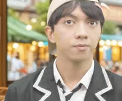 Bagi Bagi Foto Arthur Love Academy Megang Hp