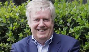 Claudio Lippi: “Abbiamo poca memoria e rispetto per i professionisti.  Corrado e Raimondo Vianello i miei maestri. Sanremo il mio sogno”