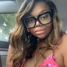 Introduction to travel and meeting new people in a senior citizens community