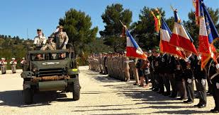 Le étranger de cavalerie présente la particularité d'être le seul régiment de la légion étrangère spécialisé dans le combat blindé. Saint Georges Au 1er Regiment Etranger De Cavalerie A Carpiagne