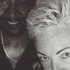 Orcas suffer immensely in captivity, where they're forced to perform tricks  for food as onlookers watch. Please protect them and never visit a venue  where orcas are held captive. 🧡