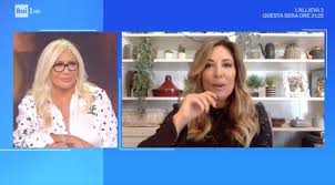 Mara venier was born on october 20, 1950 in venice, veneto, italy as mara povoleri. Domenica In Mara Venier Tension With Lucarelli Venier Selvaggina I Know That And Lucarelli Replied Marona This Is An Insult Baritalia News World Today News
