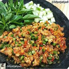 Semoga bermanfaat dan selamat mencoba! Sambal Tempe Kacang Panjang Sambal Trancam Mary Memasak