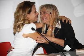 Leggi le anteprime, gli approfondimenti, le intervisite e le foto sull'argomento: Mara Venier Parla Di Barbara D Urso E Confessa Hanno Tentato In Tutti I Modi Di Farci Litigare Trendit Less News