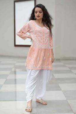 Authentic Chikankari Displays in Chowk, AI generated