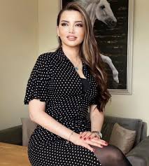 Psikolog Esra Ezmeci Nin Payla M Olay Oldu E Im Gay Yapmayaca M 110565 |  Hot Sex Picture