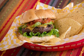 Gallopieren sie mit ihrer jungen bande zur cottonwood creek ranch in frontierland zu einem bombastischen barbecue mit musik, bei der die scheune bebt. 5 Burgers Perfect For A Cookout