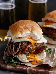 Aussie Burger Australia Cheese Burger With Beetroot Pineapple And Egg Beef Burgers Gourmet Burgers Burger Recipes