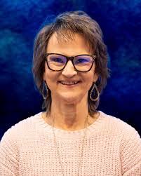 Kim Trantham's Instagram, Twitter & Facebook