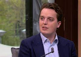 Het team van programmamakers is breed samengesteld en heeft er zin in. Mondkapjes Deal Van Lienden Miljoenen Duurder Door Schommelende Dagkoersen Politiek Ad Nl