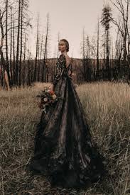 Autumn Bridal Editorial Parting Birds Natalie Michelle Photo Co In 2020 Gothic Wedding Dress Black Wedding Dresses Wedding Dress Guide
