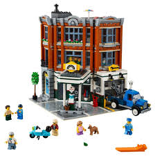 Lego Creator Expert 10264 Corner Garage The 2019 Modular Set Modular Building Lego Modular Lego Creator