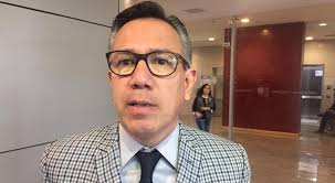 No hay renuncia, concentrado en la chamba: Álvarez