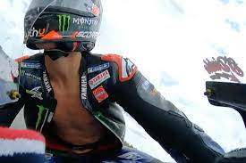 Quartararo fue el claro dominador de la carrera desde el arranque, seguido por viñales y rossi. Quartararo Reveals Why He Raced With Chest Exposed Sto Visordown