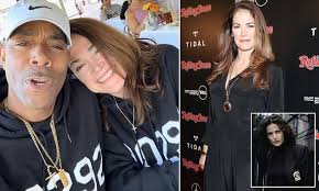 Jamie Lynn stocks up