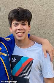 The community in berkeley, california, is mourning the deaths of dixie lewis, the daughter of moneyball author michael lewis and former mtv news correspondent tabitha soren, and her boyfriend ross. Moneyball Author Michael Lewis S Teenage Daughter Is Killed In A Head On Car Crash In California Daily Mail Online