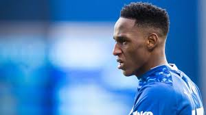 Yerry mina signed a 5 year / £31,200,000 contract with the everton f.c., including an annual average salary of £6,240,000. Everton Centre Back Yerry Mina Targeted By Valencia In Cut Price Move