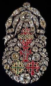 Nell'ottobre 1923 la rhodesia meridionale, dopo il referendum dell'anno precedente, divenne una colonia del regno unito, sottoposta al controllo della corona inglese. Insegna Di Diamanti E Pietre Preziose Della Fascia Dei Tre Ordini Del Re Del Portogallo Pietre Preziose Diamante Pietre