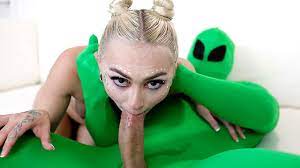 Budget Miley Cyrus Raided By Alien From Area 51! - More - Cosplay - Blonde -