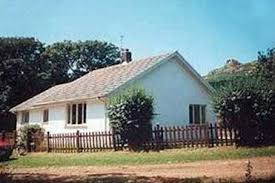 Penberry Bungalow St Davids Haverfordwest Pembrokeshire Sleeps 1 6 Self Catering Holiday Accommo Types Of Houses Different Types Of Houses Holiday Cottage