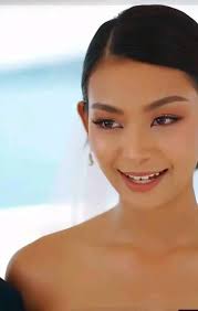 Dumating kanina bandang alas-sais ng gabi ang padala mula Saudi papuntang  Bohol. Matagal itong hinintay, puno ng pag-asa at saya, pero sa halip ay  lungkot at pagkadismaya ang bumungad. Pagbukas pa lang,