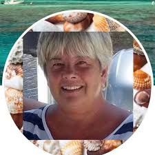 My favourite hobby within a hobby 😊 120 COLORS WATERCOLOR ایم សប"កា" mm루l  -e BosoPoglet c Chte myan Comoy ကြိမားသး = ま م Pepevan ٢ ..